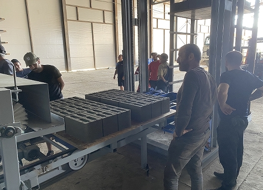 یونک نے روس کے مشرق بعید میں مکمل طور پر خودکار کنکریٹ بلاک بنانے والی مشین لائن کا آغاز کیا