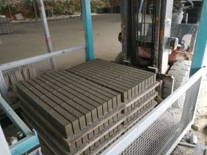 ہائیڈرولک اینٹ بنانے والی مشین: ڈیجیٹل مینجمنٹ اور انٹیلیجنٹ پروڈکشن