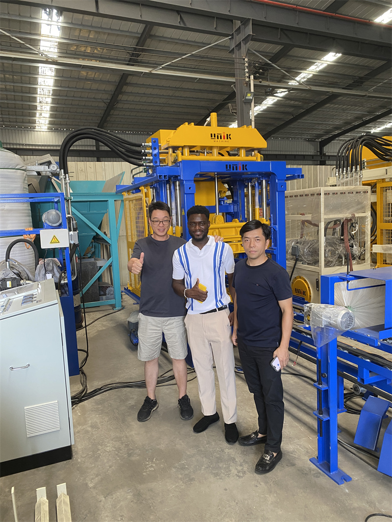 گھانا کا دلچسپ دورہ: کنکریٹ بلاک مشین ٹور اور خریداری کا ارادہ